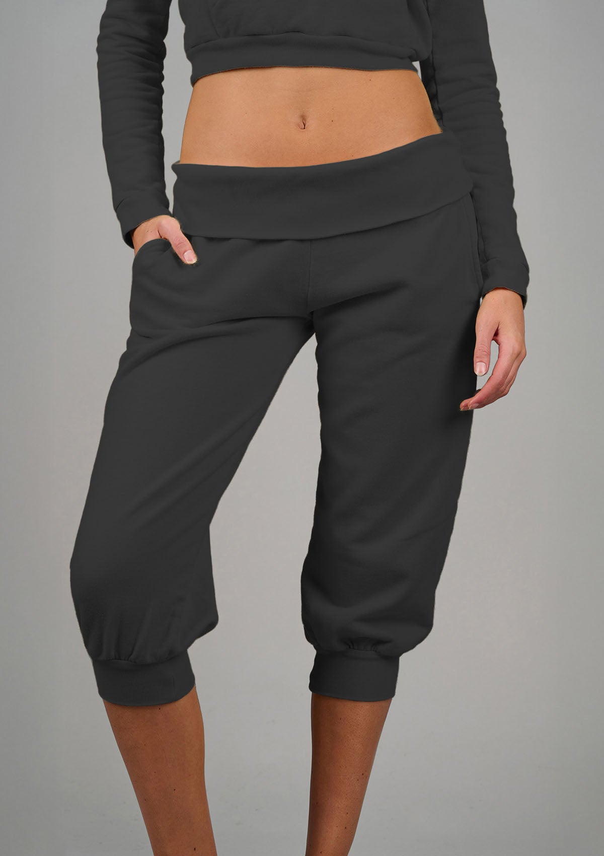 ‘Weekender’ Capri Track Pant - Black