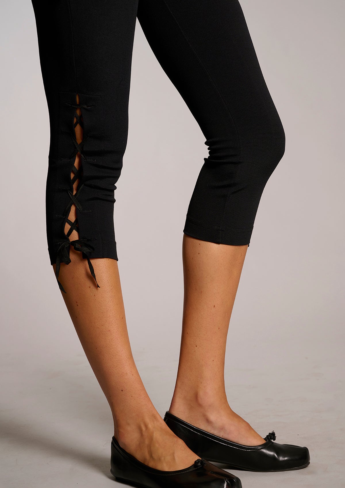 Sarah Lace Up Capri Legging