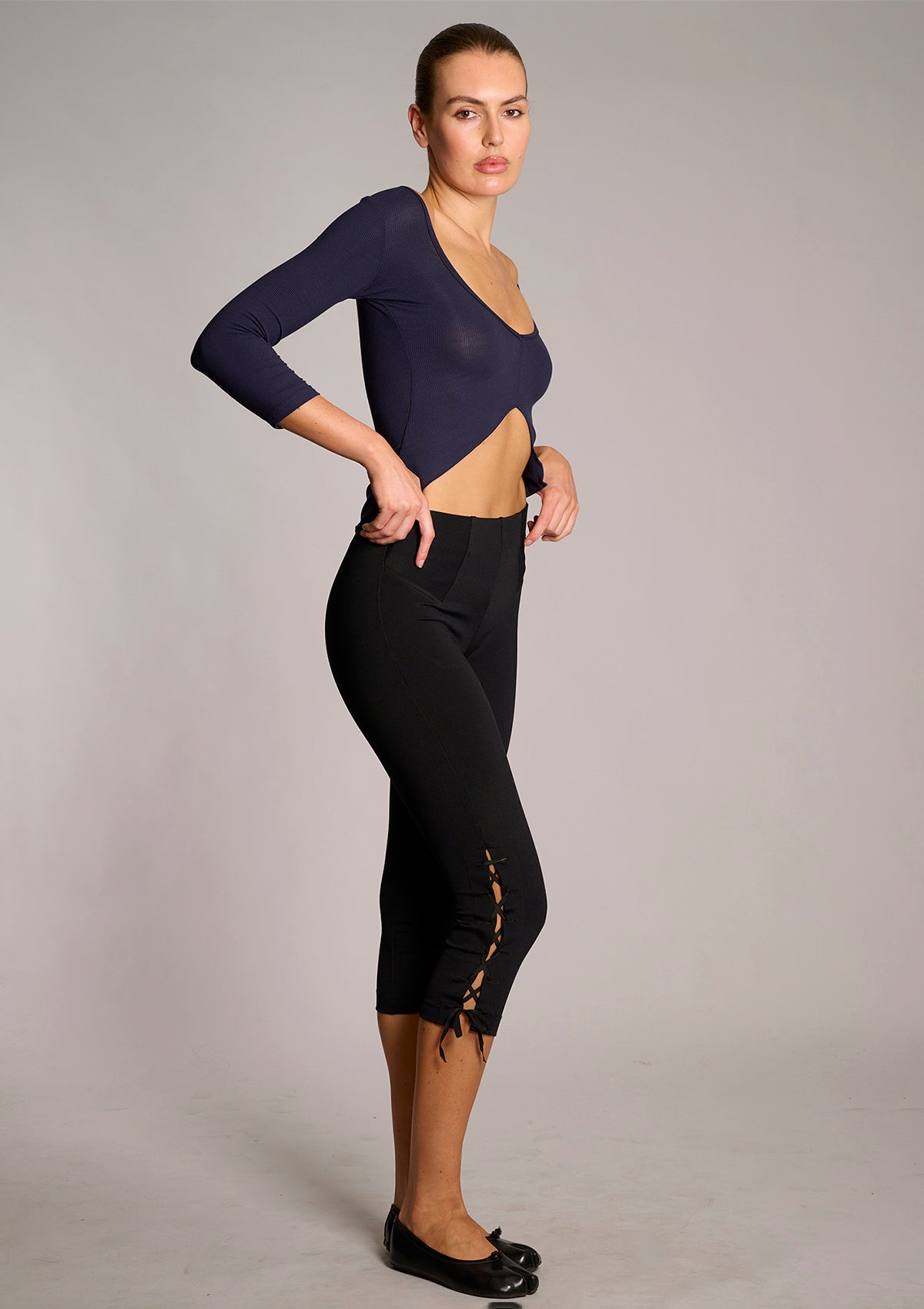 Sarah Lace Up Capri Legging